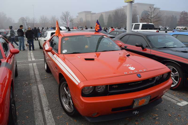 Illustration for article titled I went to Caffeine and Octane this morning and walked around some Challengers ...
